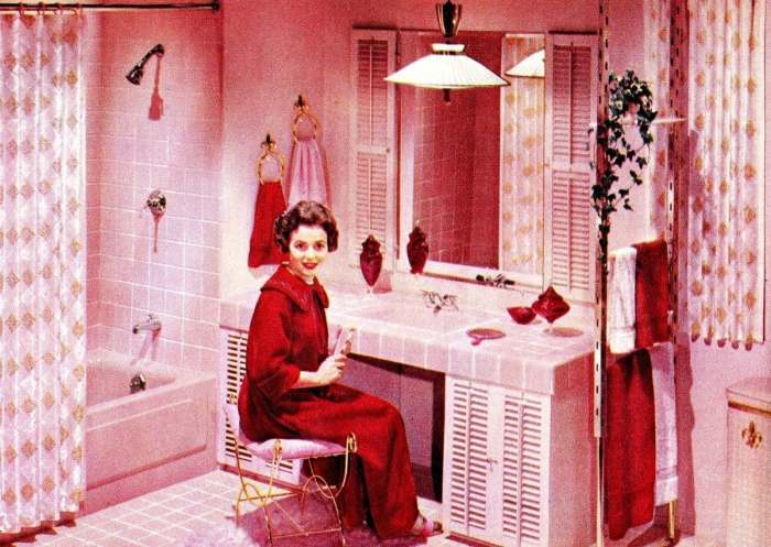 Retro pink bathroom decor