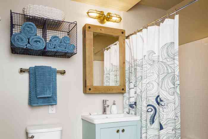 Seashore decor for bathroom