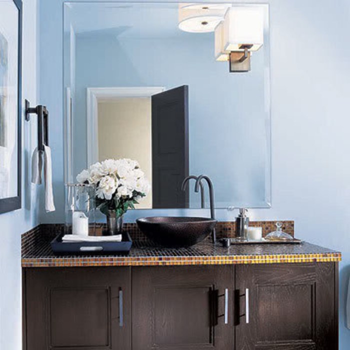 Blue brown bathroom decor