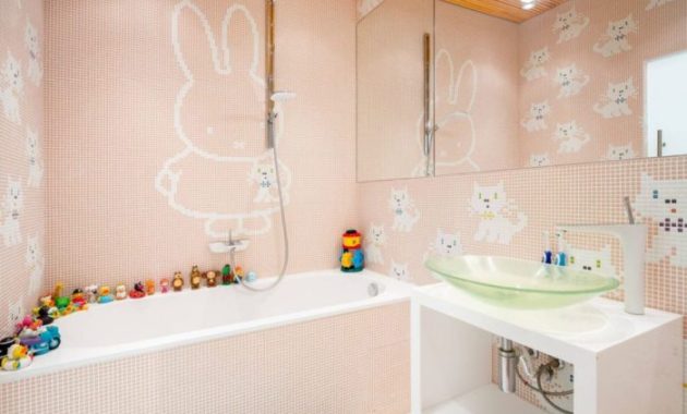 Kids Bathroom Wall Decor Design Ideas