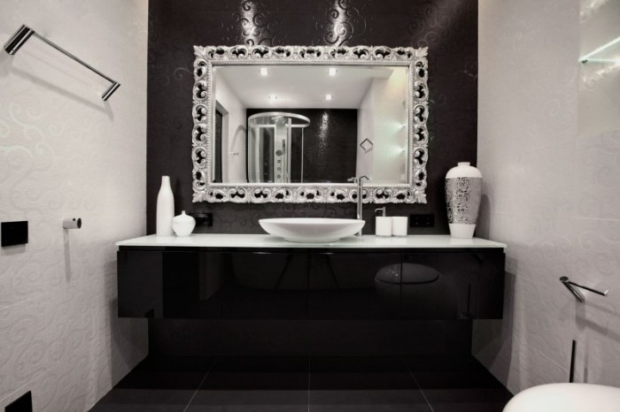 White and black bathroom decor