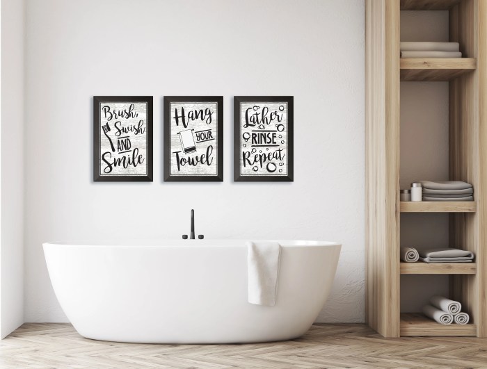 White and black bathroom decor