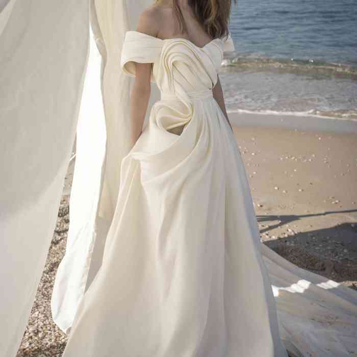 Alon livne wedding dress