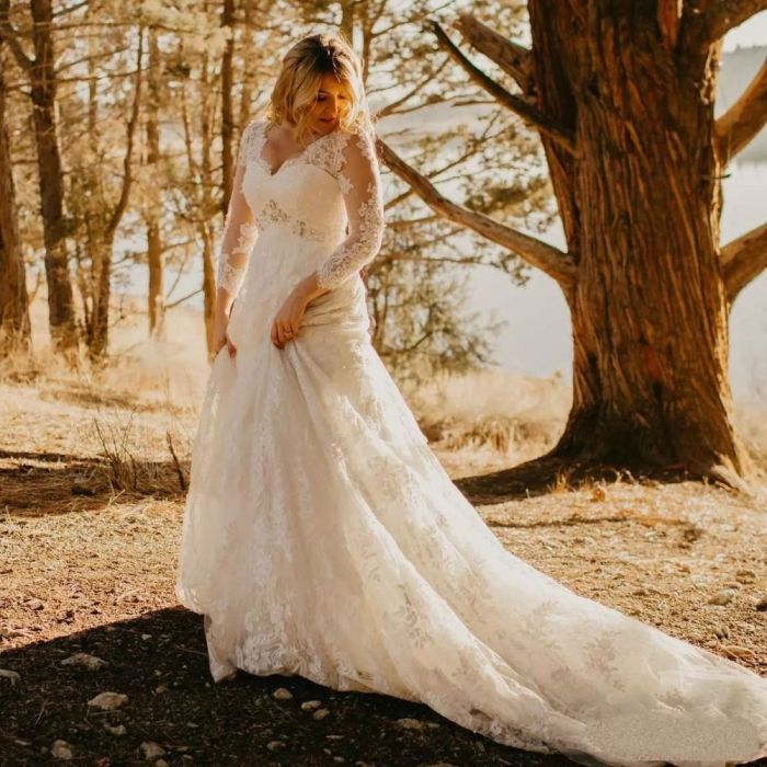 Bohemian wedding dresses plus size